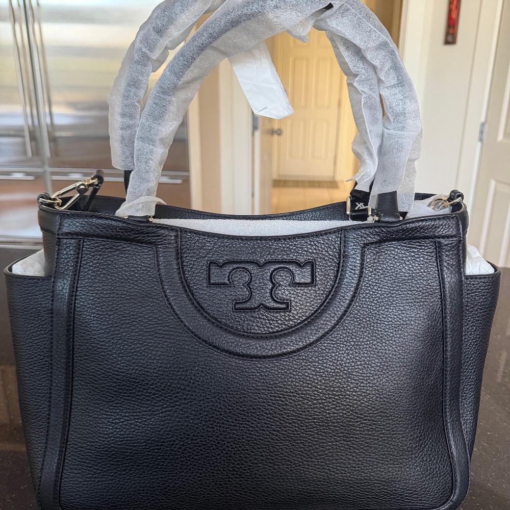 Brand NWT Tory Burch T Serif Black Leather Tote